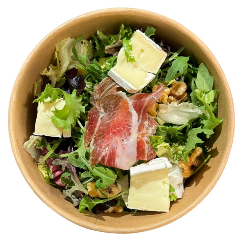 Ensalada de Brie, jamón serrano, nueces y vinagreta de Módena