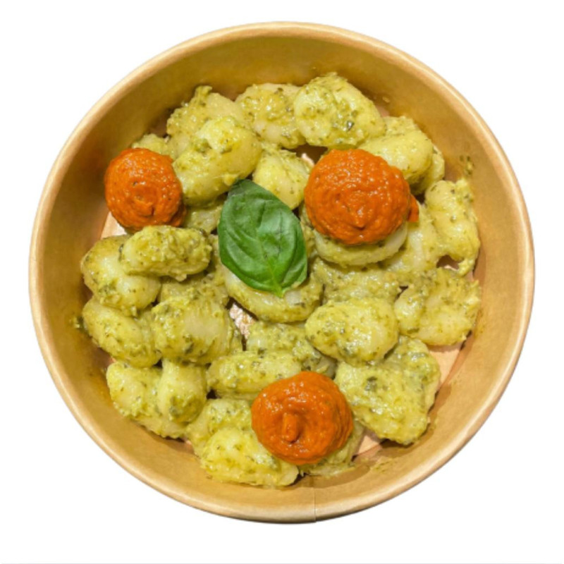 Gnocchis con duo de pestos y avellanas