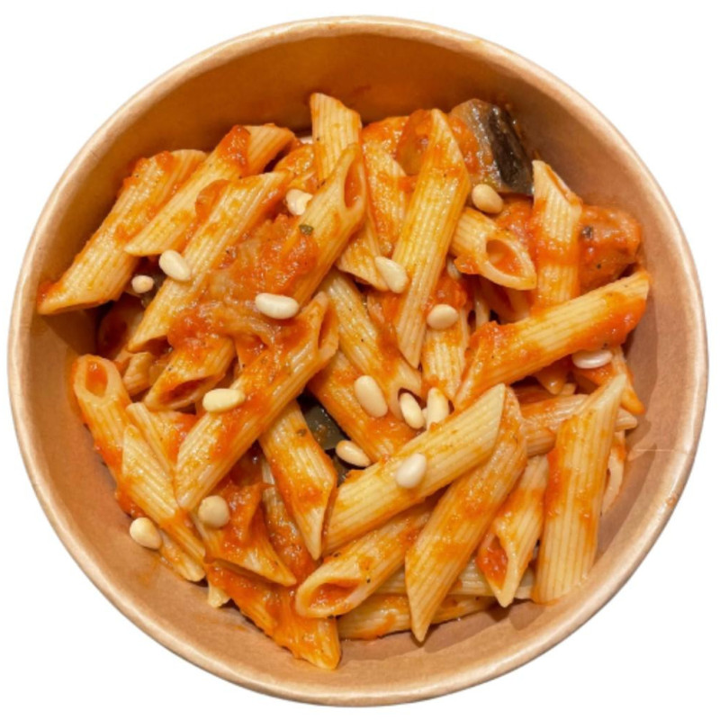 Macarrones alla Norma con piñones
