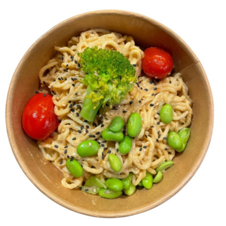 Noodles asiáticos con salsa Satay
