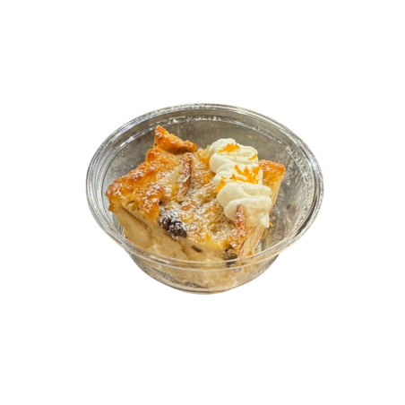 Pudding de pan de naranja y chocolate con chantilly