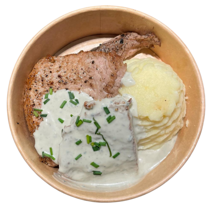 Lomo de cerdo con salsa Roquefort y puré de patata