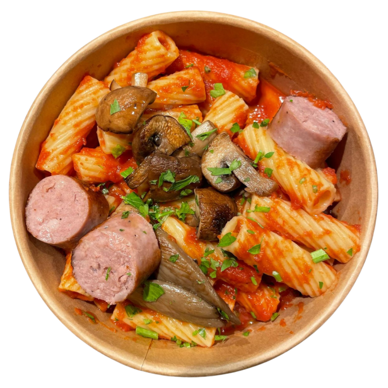 Rigatoni al pomodoro amb botifarra i bolets