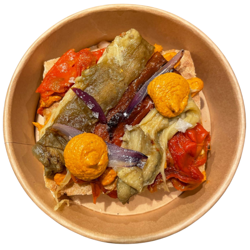 Focaccia de escalivada y romesco