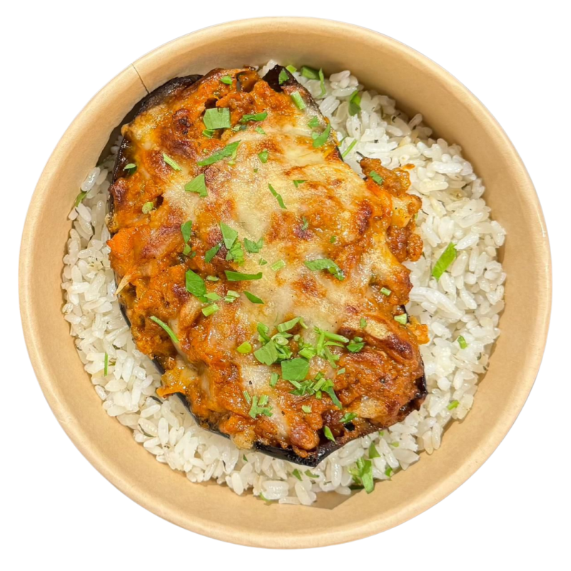 Berenjenas rellenas de carne estilo tikka massala y arroz