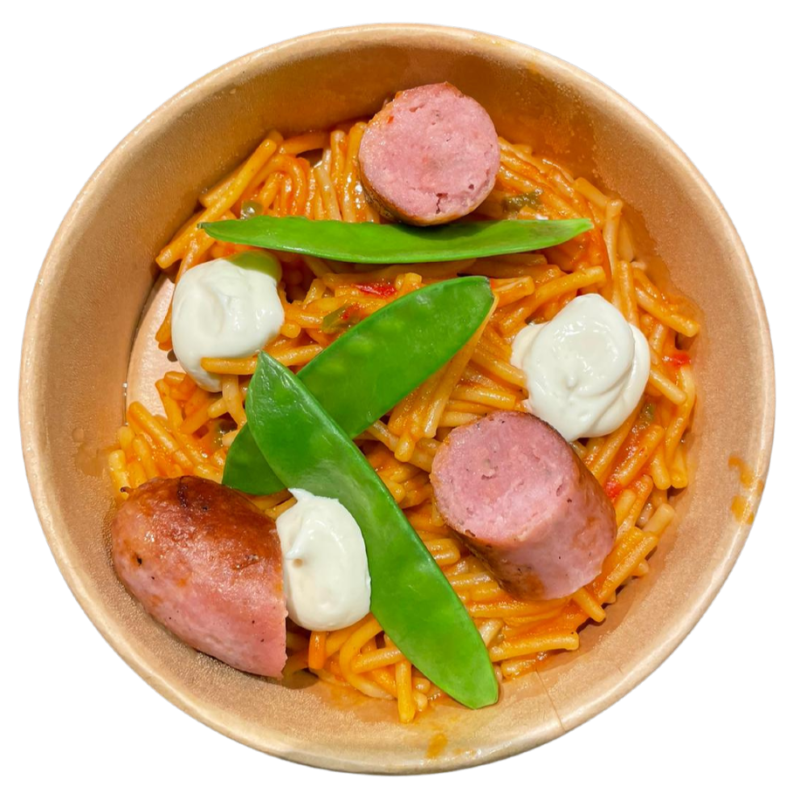 Fideos a la cazuela con butifarra, tirabeques y allioli suave