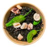 Arroz negro con calamar salteado y pimientos del Padrón