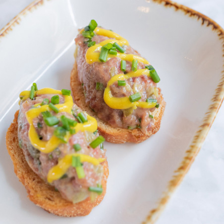 Crostini de steak tartar